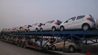 金九銀十寶雅強，單日發車突破三百輛——汽車銷售市場迎來旺季高峰